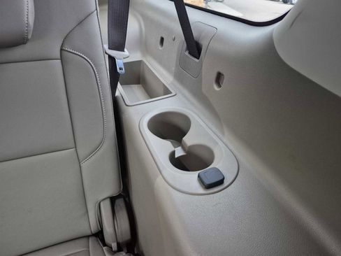 Used 2020 Chevrolet Suburban LT image 37