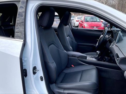 Used 2024 Lexus UX 250h F Sport image 9