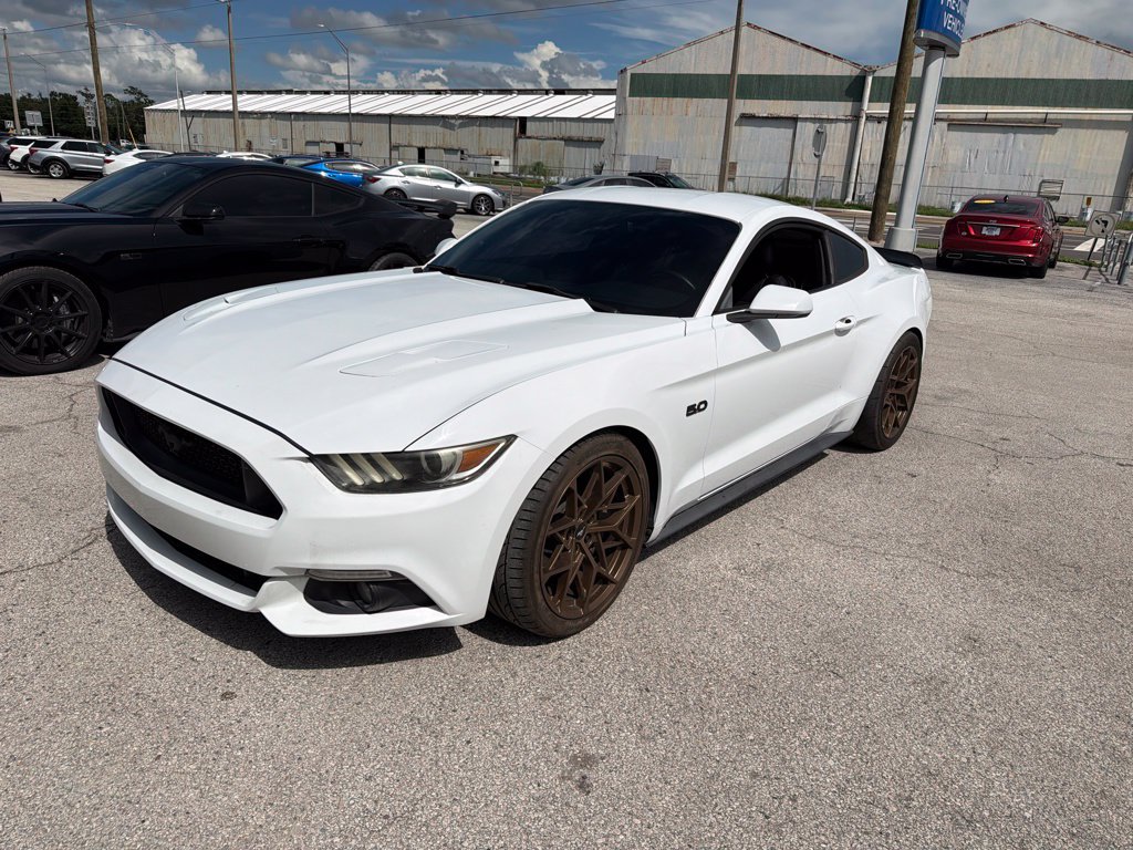 Used 2016 Ford Mustang GT RWD image 3