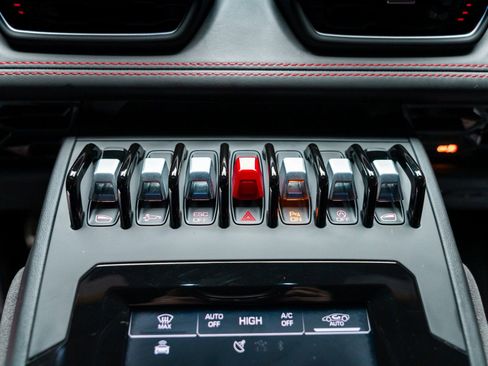 Used 2023 Lamborghini Huracan EVO AWD/4WD image 59