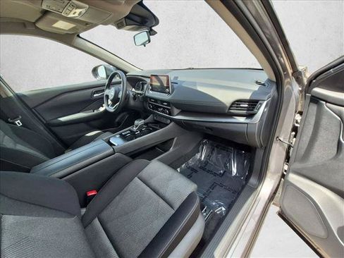Used 2024 Nissan Rogue SV FWD image 13