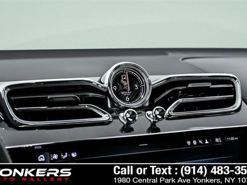 Used 2021 Bentley Bentayga image 32