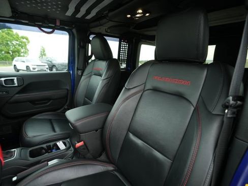 Used 2019 Jeep Wrangler Unlimited Rubicon AWD/4WD image 38