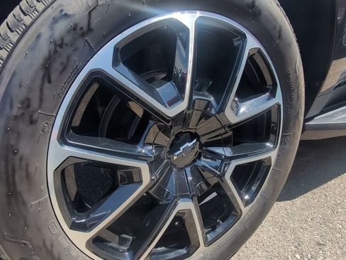 Used 2025 Chevrolet Tahoe LT image 4