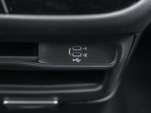 New 2026 Chrysler Pacifica Select image 35