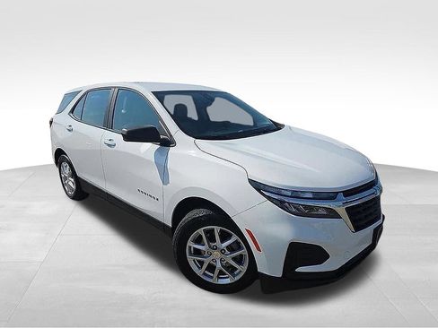 Used 2023 Chevrolet Equinox LS FWD image 1