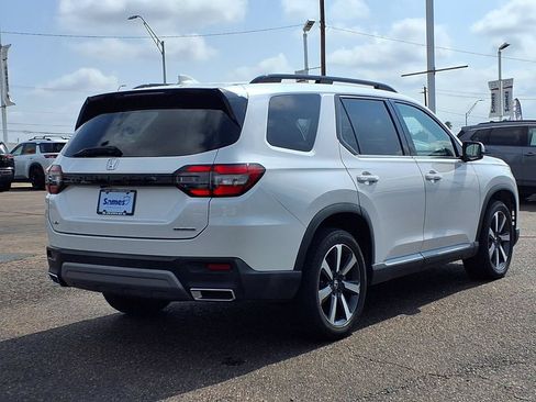 Used 2023 Honda Pilot Touring image 8