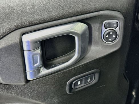 Used 2023 Jeep Wrangler Sport AWD/4WD image 17
