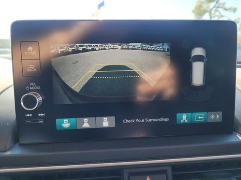 Used 2025 Honda Pilot EX-L image 23