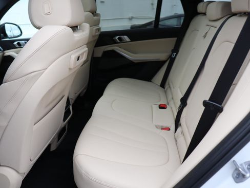 Used 2021 BMW X5 sDrive40i w/ Premium Package image 14