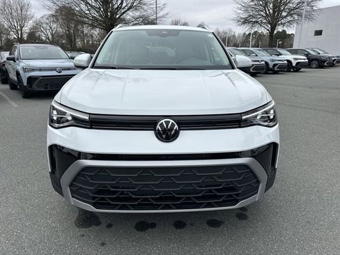 New 2026 Volkswagen Taos SE image 8
