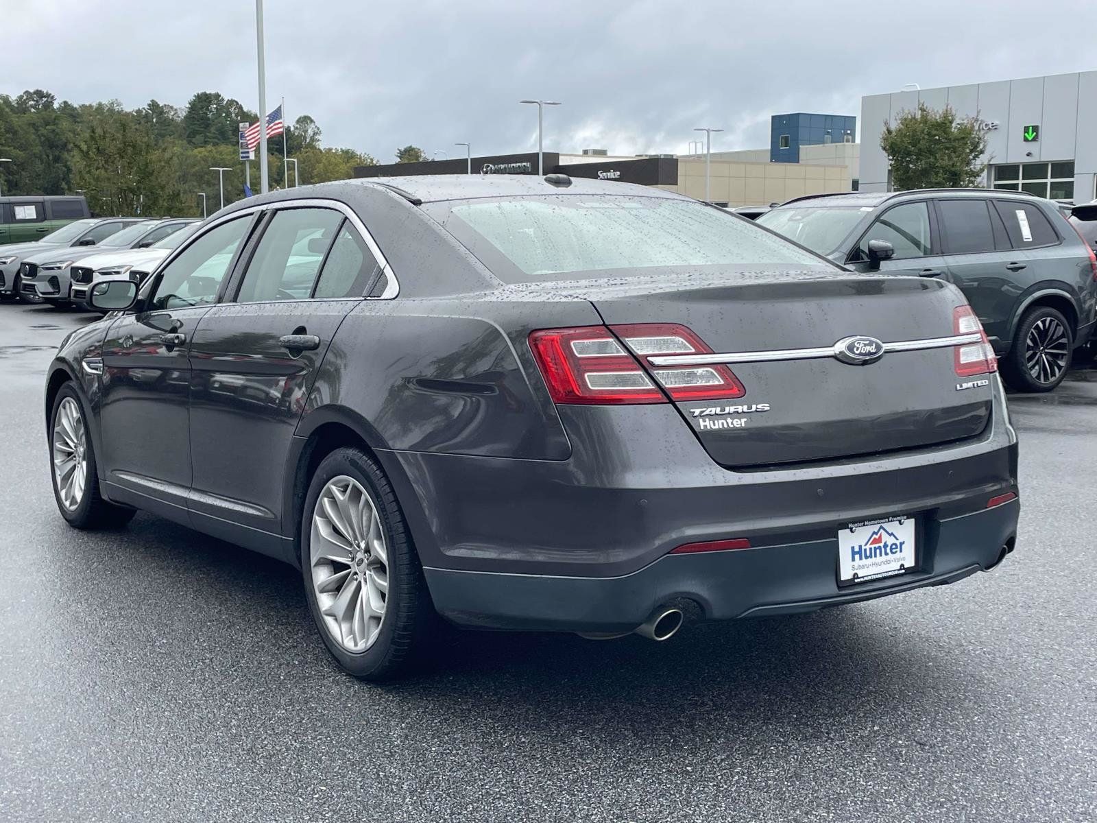 Used 2016 Ford Taurus Limited FWD image 24