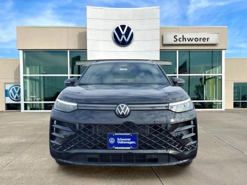 New 2026 Volkswagen Tiguan SE R-Line image 9