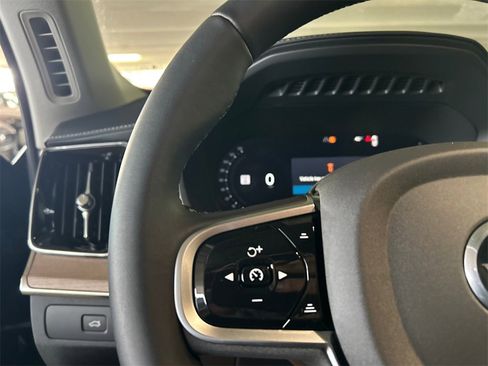 New 2026 Volvo XC90 B5 Core image 13