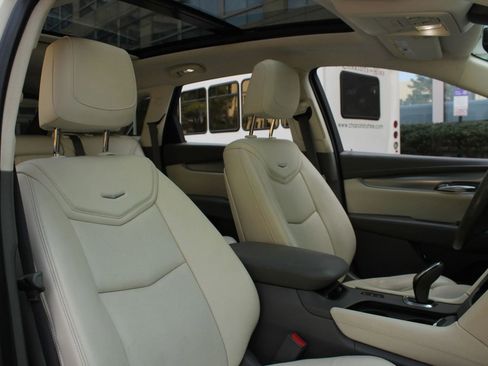 Used 2017 Cadillac XT5 Luxury w/ Driver Awareness Package image 26