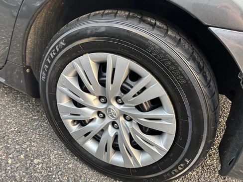 Used 2013 Toyota Camry LE image 21