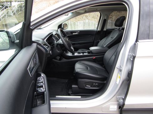 Certified 2019 Ford Edge Titanium w/ Equipment Group 301A image 12