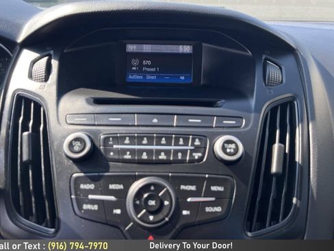 Used 2016 Ford Focus SE w/ SE Sport Package FWD image 16