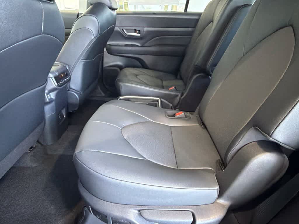 New 2026 Toyota Grand Highlander XLE FWD image 29