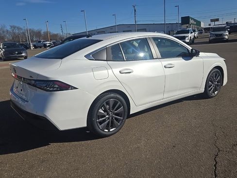 New 2026 Nissan Sentra SL w/ Floor Mat Package FWD image 7
