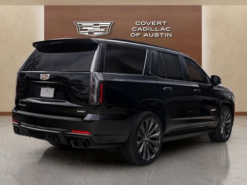 Certified 2025 Cadillac Escalade V w/ LPO, Floor Liner Package AWD/4WD image 4