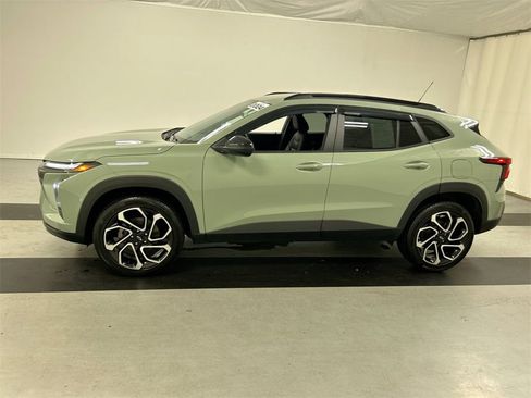 Used 2024 Chevrolet Trax RS w/ Driver Confidence Package image 6