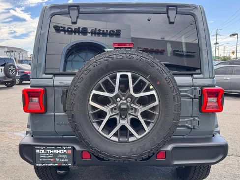 New 2026 Jeep Wrangler Unlimited Sahara AWD/4WD image 6