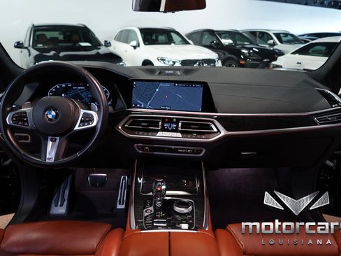 Used 2021 BMW X7 M50i w/ Dynamic Handling Package AWD/4WD image 32