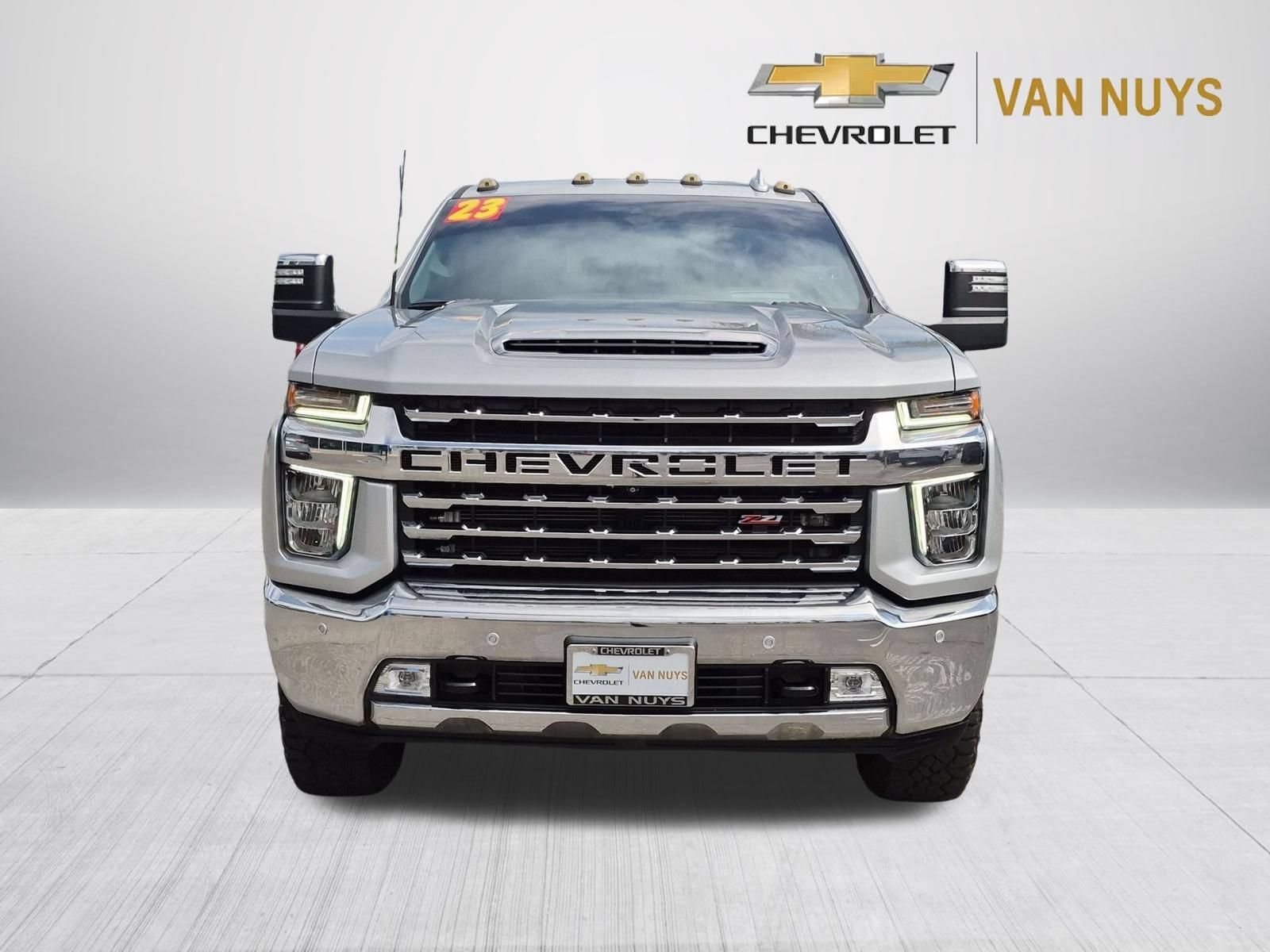 Used 2023 Chevrolet Silverado 3500 LTZ w/ LTZ Plus Package AWD/4WD image 2