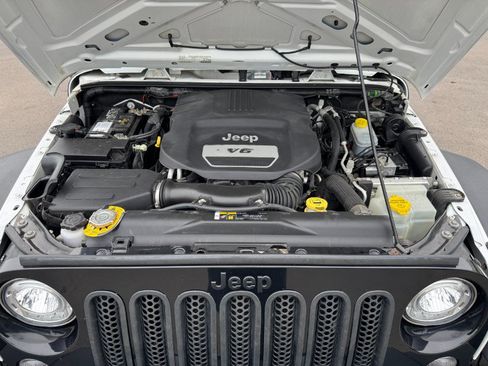 Used 2018 Jeep Wrangler Unlimited Sport w/ Quick Order Package 23W AWD/4WD image 24