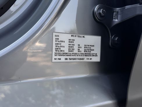 Used 2026 Tesla Model Y Long Range AWD/4WD image 24