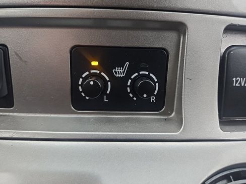 Used 2012 Toyota Highlander SE w/ Tow Pkg image 21