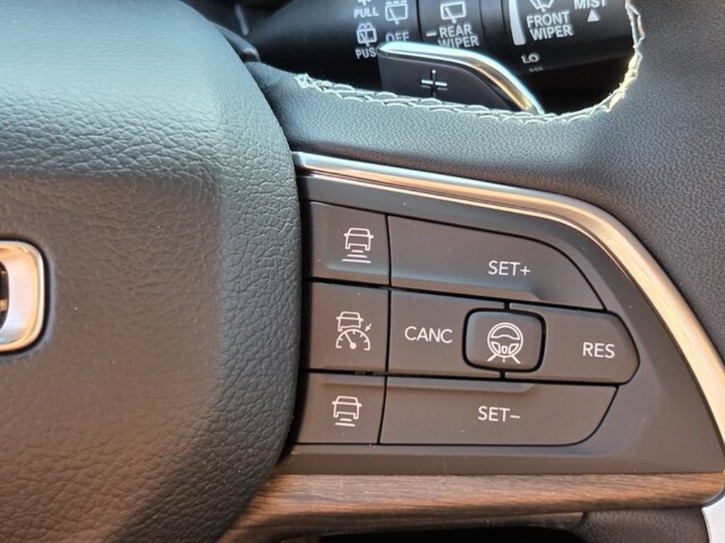 New 2027 Jeep Grand Cherokee Limited RWD image 27