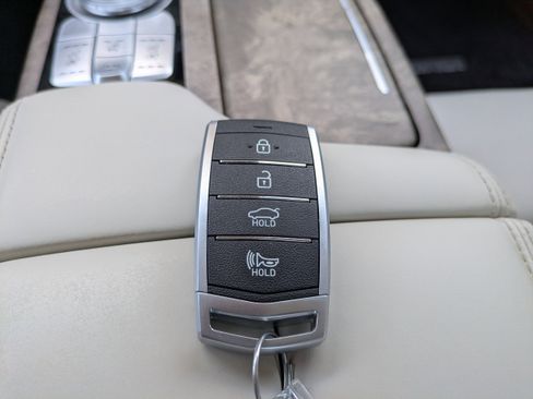 Used 2020 Genesis G90 3.3T Premium image 30