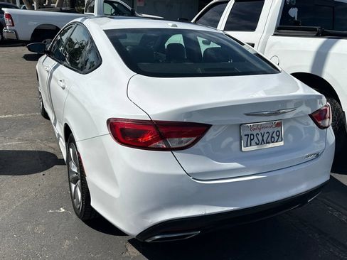 Used 2015 Chrysler 200 S FWD image 5