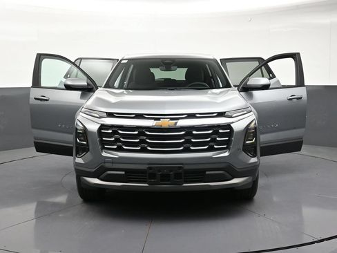 Used 2026 Chevrolet Equinox LT w/ Safety and Technology Package FWD image 37