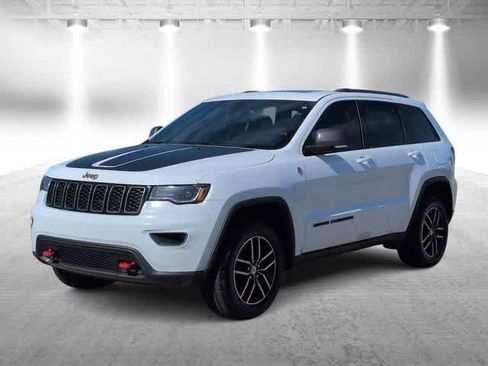 Used 2018 Jeep Grand Cherokee Trailhawk w/ Trailhawk Luxury Group AWD/4WD image 4
