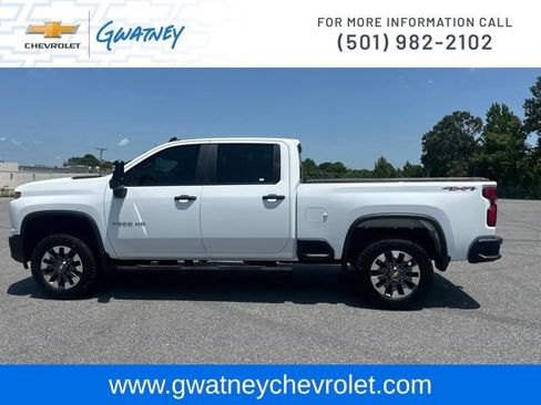 Used 2021 Chevrolet Silverado 2500 Custom w/ Custom Value Package AWD/4WD image 8