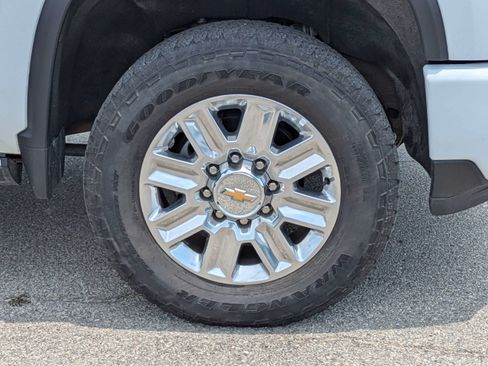 Used 2025 Chevrolet Silverado 3500 High Country w/ High Country Premium Package AWD/4WD image 11
