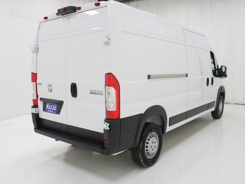 Used 2025 RAM ProMaster 2500 w/ Convenience Group image 21