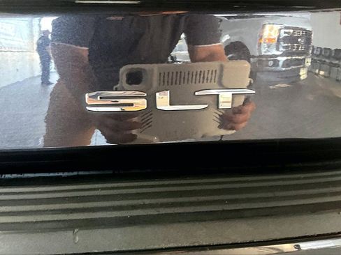 Used 2024 GMC Yukon SLT image 23