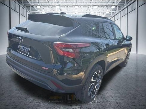New 2026 Chevrolet Trax RS w/ Sunroof Package FWD image 7