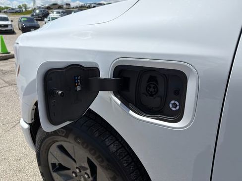 Used 2025 Ford F150 Lightning Lariat AWD/4WD image 14