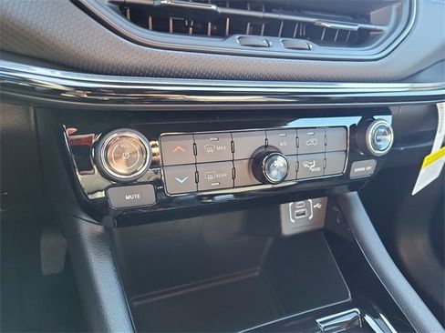 New 2026 Jeep Compass Latitude image 16