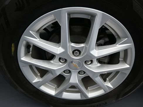 Used 2023 Chevrolet Equinox LS image 41