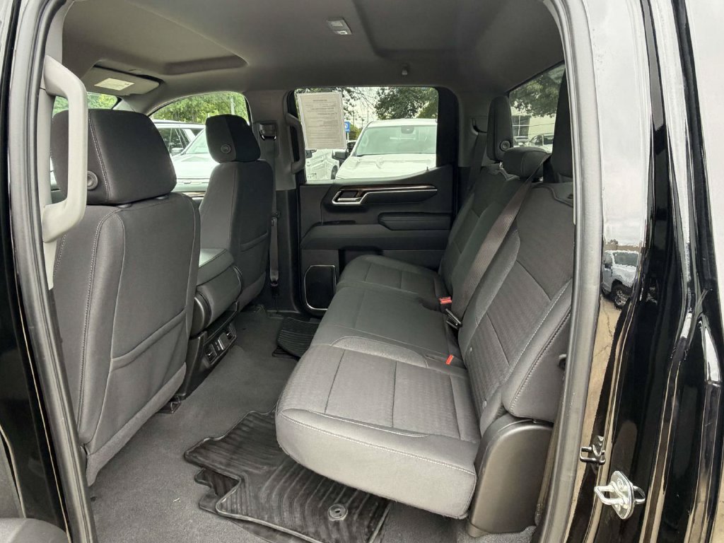 Used 2025 Chevrolet Silverado 1500 LT AWD/4WD image 15