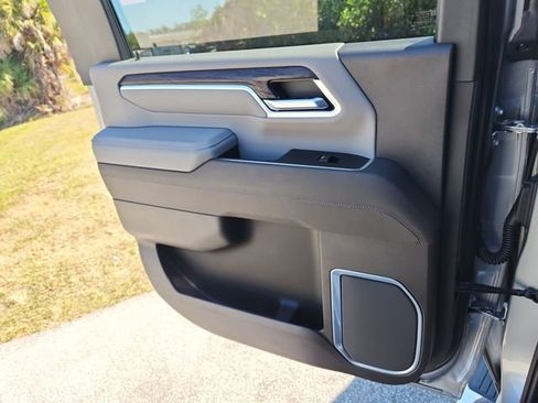 New 2026 GMC Sierra 2500 SLT w/ SLT Premium Package image 9