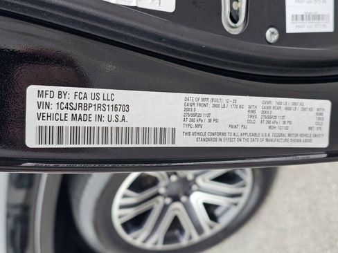 Used 2024 Jeep Wagoneer L Series II image 14