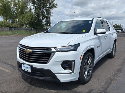 Used 2023 Chevrolet Traverse High Country w/ LPO, Floor Liner Package AWD/4WD image 4