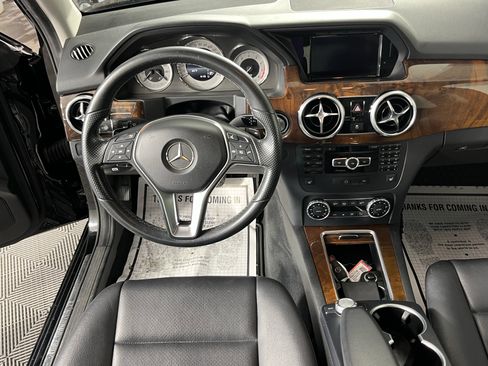 Used 2015 Mercedes-Benz GLK 350 4MATIC image 11